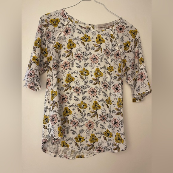 TWO LOFT Blouses / White floral and Blue Floral XS - Picture 2 of 11